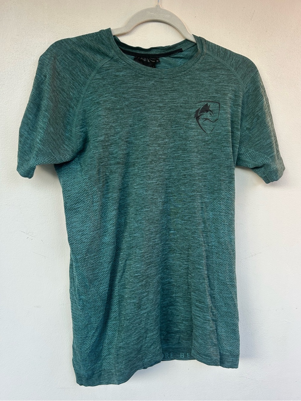 Alphalete heathered green logo athletic short sleeve shirt